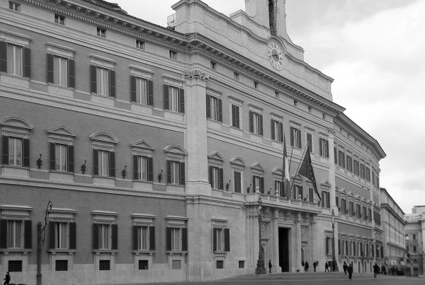 Governance all’italiana e cooptazione della classe dirigente