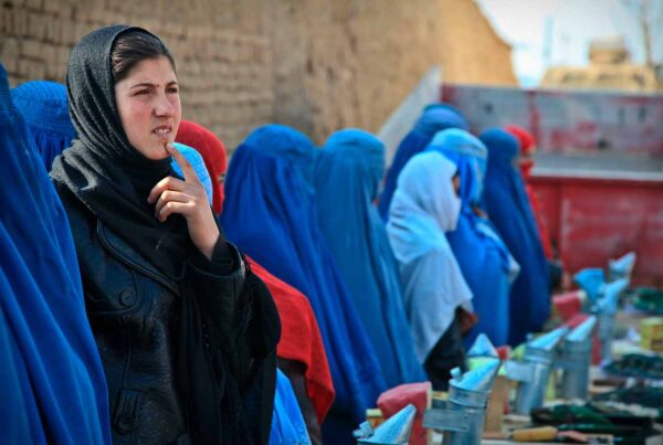 Donne afghane, tra fughe in bici e proteste di piazza - anteprima